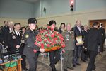 Возложение венков и цветов к памятнику генералу Дмитрию Карбышеву, расположенному во дворе колледжа