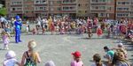 Дворовый праздник "Детское счастье" для малышей прошел на ул. Анны Щетининой