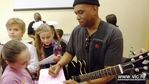 Музыканты раздавали детям автографы