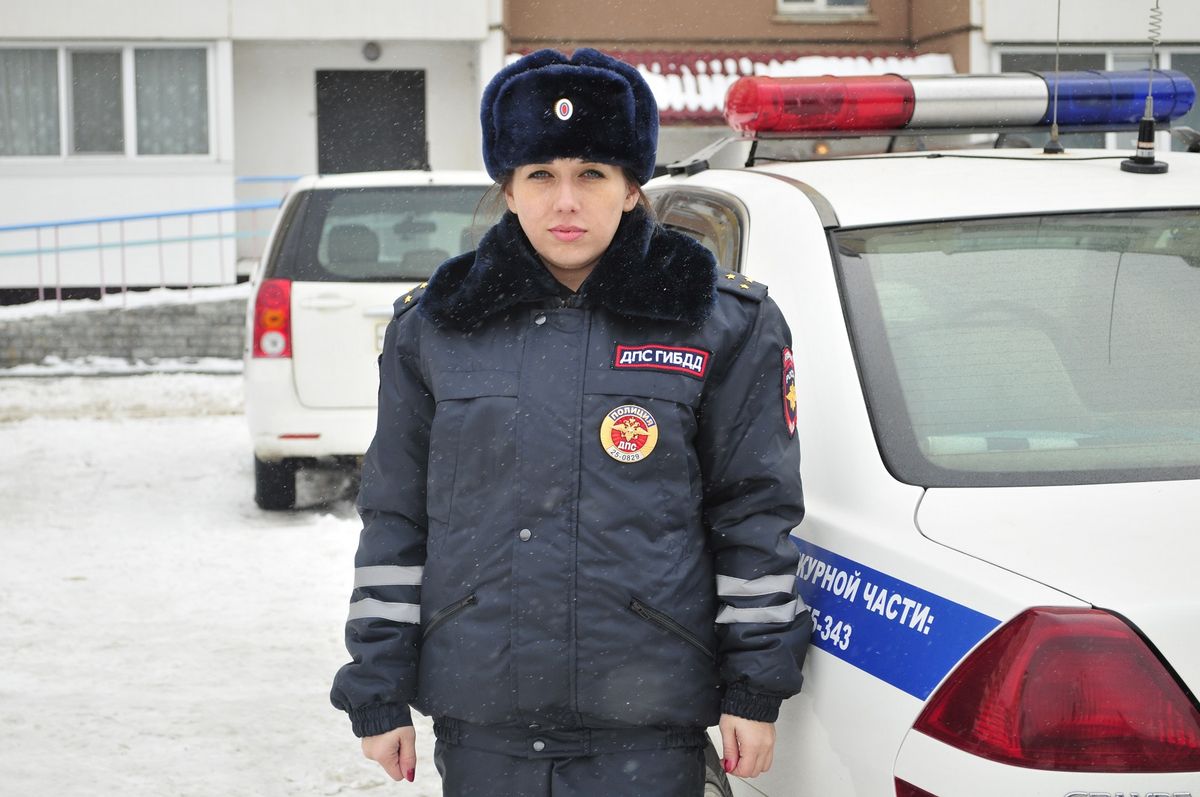 Инспектор группы пропаганды ГИБДД Владивостока Ксения Ишагина