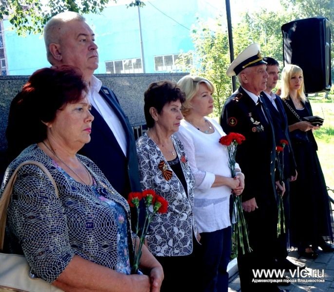 Памятник генералу Дмитрию Карбышеву открыли после реставрации