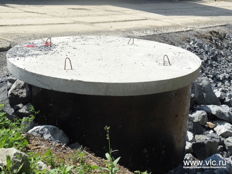 Монтаж смотровых колодцев и системы ливневой канализации 