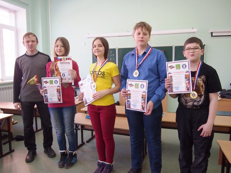 Золото краевого турнира по шахматам взяла команда школы №23