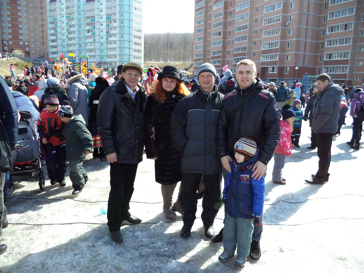 Юрий Корсаков с жителями Снеговой пади