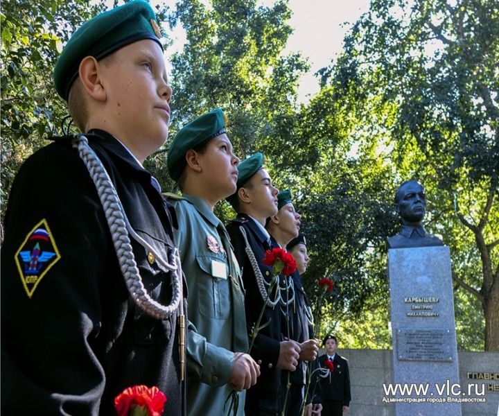 Памятник генералу Дмитрию Карбышеву открыли после реставрации