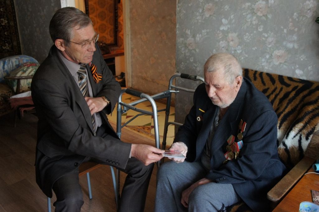 Юрий Корсаков в гостях у ветерана Великой Отечественной войны