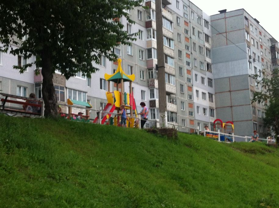 Детская площадка на улице Карбышева, 26